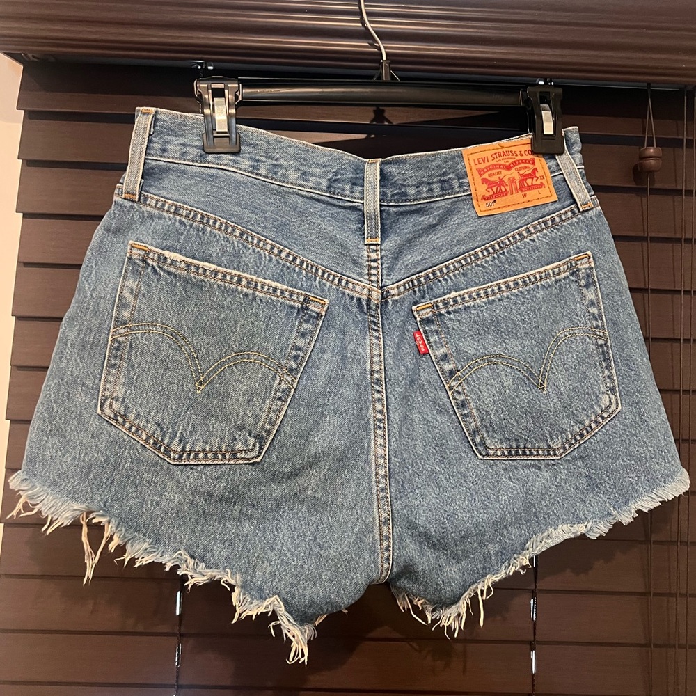 Levi’s 501 denim shorts W27 Medium Wash